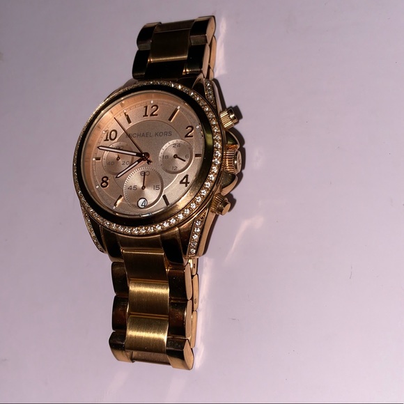 Micheal Kors Watch (Rose Gold) - Picture 2 of 8